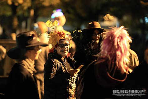  Kadonneiden Sielujen Vartija - Mystiikkaa ja Surrealismia Kolumbiasta